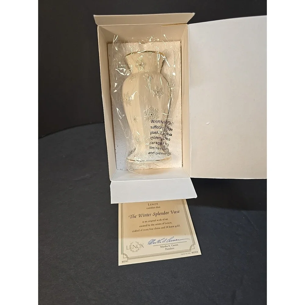Lenox Winter Splendor Vase 5